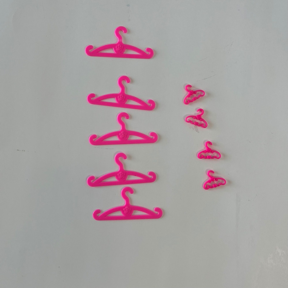 Vintage Barbie Pink Clothes Hangers 9 B Logo Heart Kelly‎ Chelsea Doll Accessory